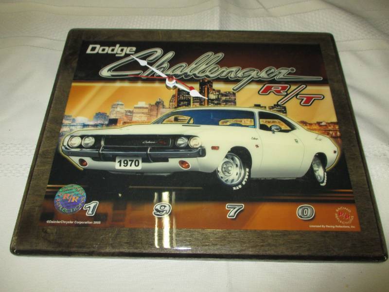 lot 115 image: 1970 Dodge Challenger Clock