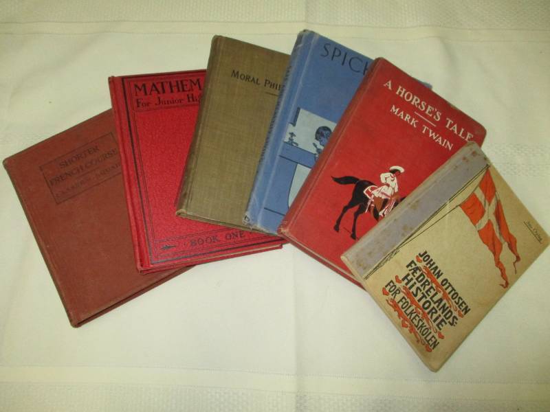 lot 119 image: Old Books, Shorter French Course, Mathematics, Moral Philosophy, Spick and Span, The horse Tale Mark Twain and Johan Ottosen Faedelands Historie for Folkeskolen