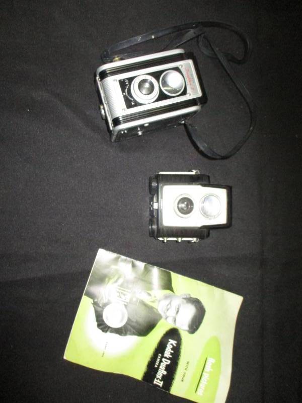 lot 129 image: Kodak Duaflex II Camera