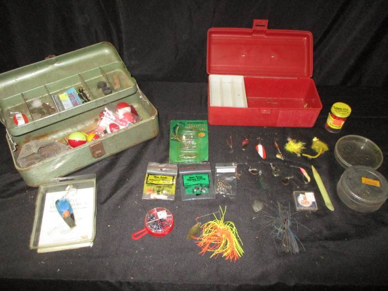 lot 140 image: Tackle Box and all the fishing goodies