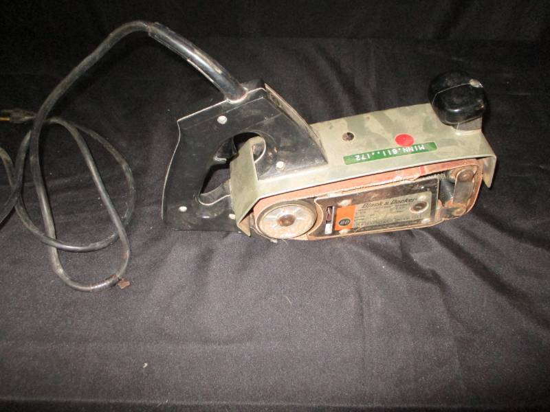 lot 151 image: Black and Decker Sander works