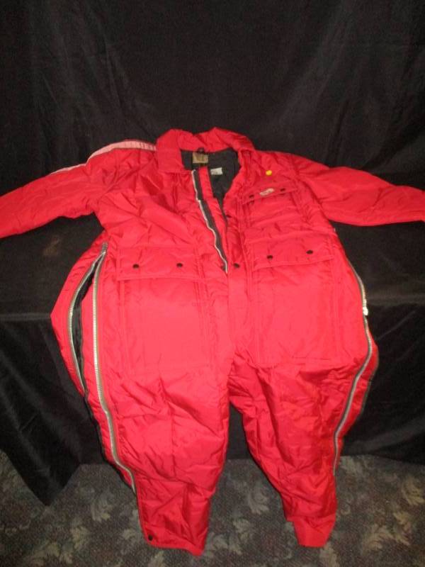 lot 152 image: Herters Genuine Hudson BaySnow Suit no tag but its got to be  size 1X or 2X