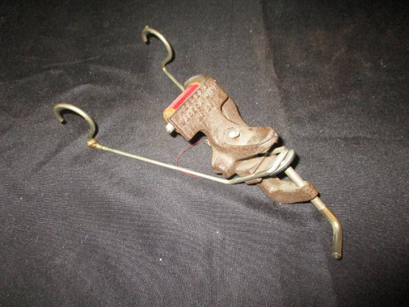 lot 155 image: Herters Waseca Minnesota Fly Tying Bench Clamp Vise