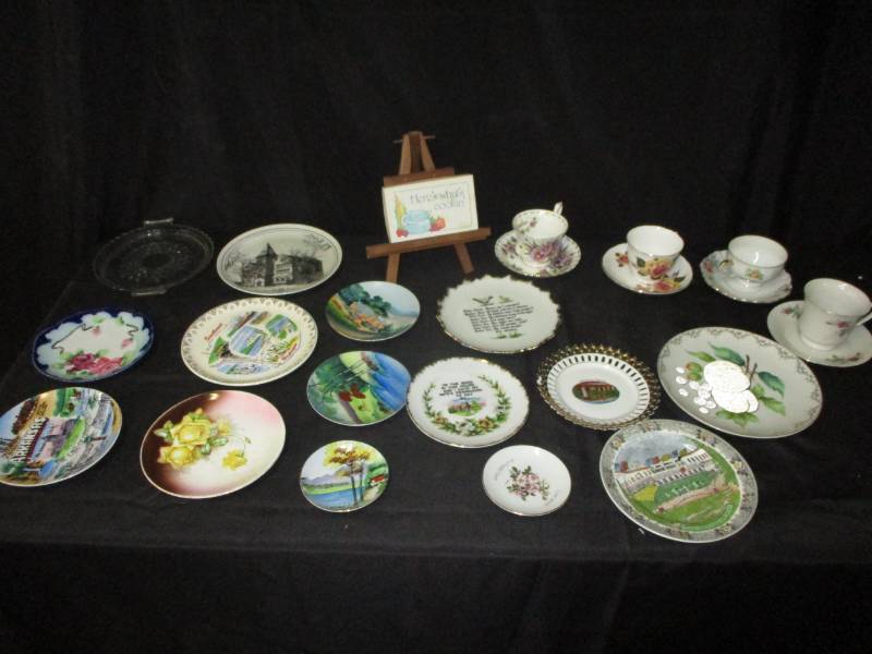 lot 168 image: Collector and beautiful serving plates plus some cups and saucer sets