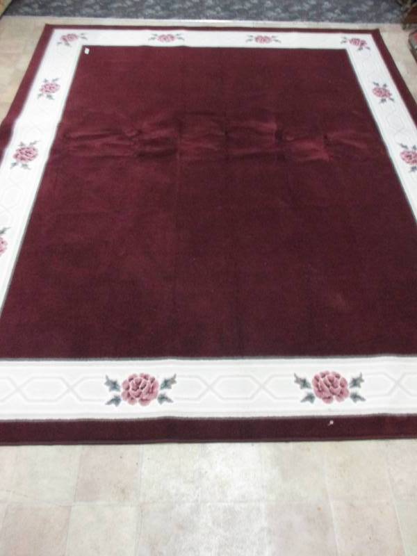 lot 178 image: Nice area Rug 8x10
