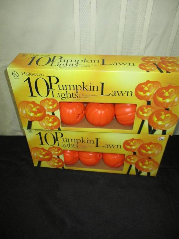lot 189 image: Pumpkin Lights