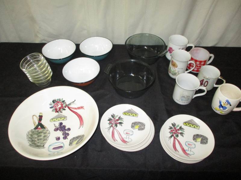 lot 197 image: Dishes , cupos and more