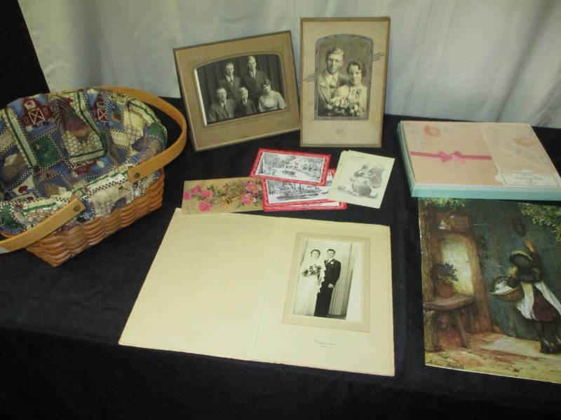 lot 198 image: Old Pictures and Cards