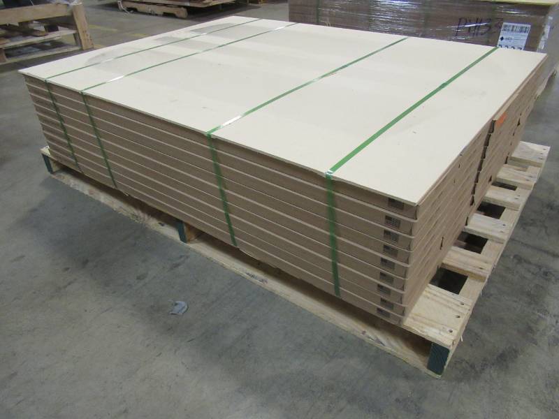 lot 311 image: Coversource 7.5 x 52 Pinelake Vinyl Lock Flooring - 7 pieces per case (45 cases19.03 sq ft.case)