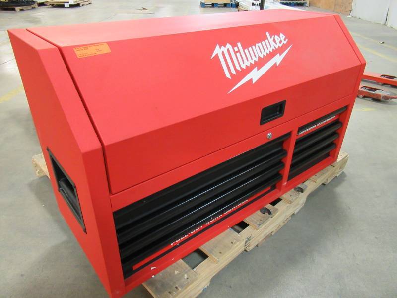 lot 420 image: Milwaukee 46 in. 8-Drawer Steel Storage Chest, Red and Black, 48-22-8510. - Missing Key