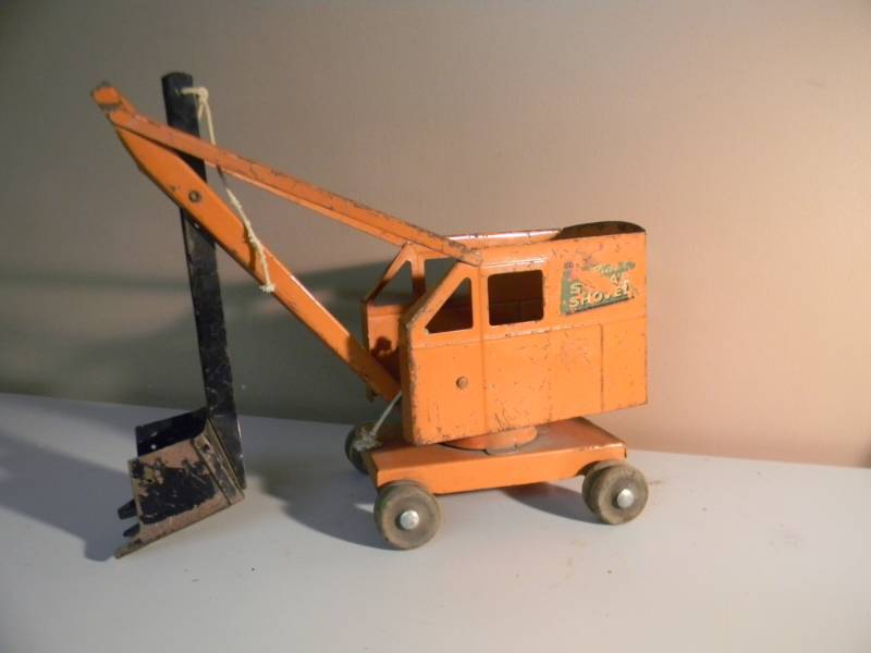 lot 15 image: VINTAGE 1950s BUDDY L RIDER STEAM SHOVEL Vintage 16 Steel Truck - VERY COOL - SEE PICTURES
