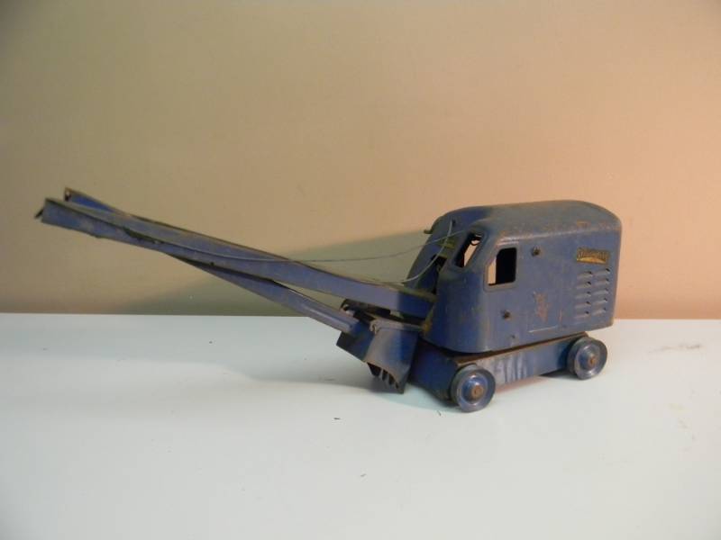 lot 22 image: VINTAGE STRUCTO TOYS BLUE METAL - POWER SCOOP SHOVEL CONS. VEHICLE - SEE PICTURES