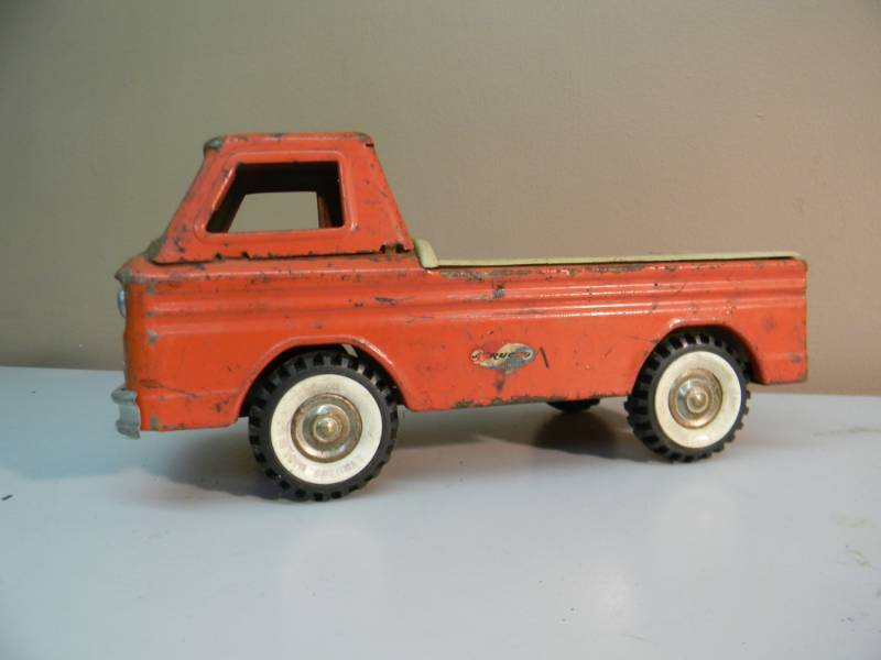 lot 24 image: ORIGINAL - Vintage 1960s Structo Ramp Side Corvair Pickup Truck - SEE PICTURES