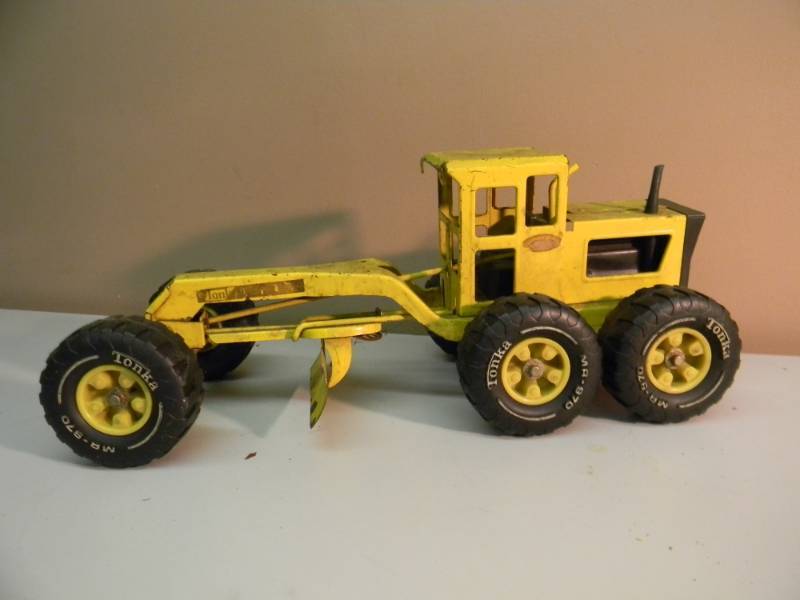 lot 28 image: Vintage Tonka Road Grader No. 2510 - ORIGINAL - SEE PICTURES