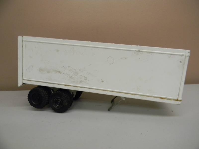 lot 39 image: VINTAGE 1970s ERTL SEMI TRAILER HAULER METAL - SEE PICTURES