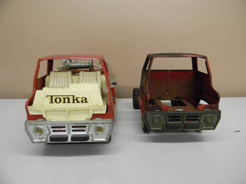 lot 74 image: 2 VINTAGE TONKA FIRE TRUCKS - NEED SOME TLC - SEE PICTURES