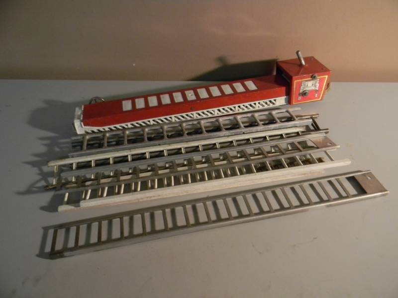 lot 83 image: VINTAGE TONKA LADDER COLLECTION - SEE PICTURES