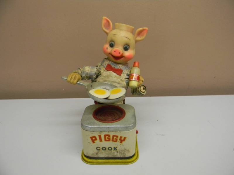 lot 9 image: VINTAGE 1950s PIGGY COOK - ORIGINAL - SEE PICTURES