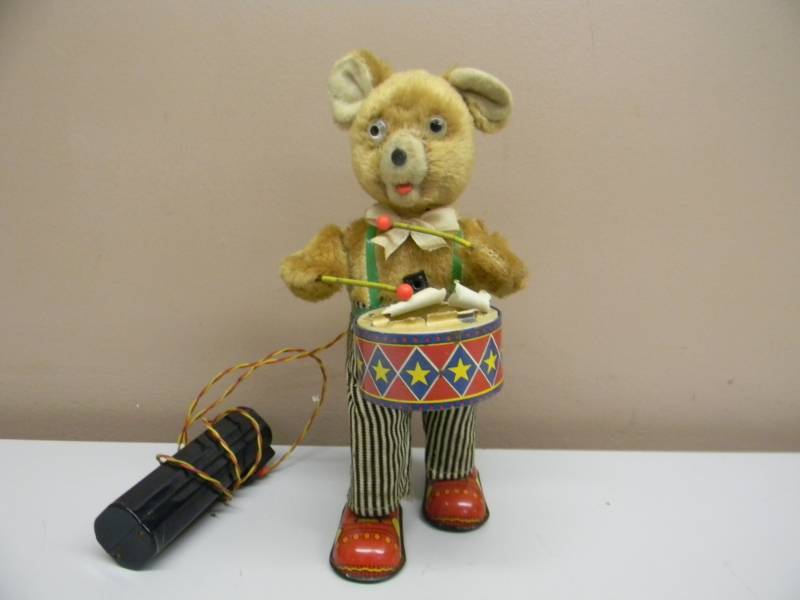 RARE! - VINTAGE/ANTIQUE! - Japan DRUMMING BEAR 1960 REMOTE CONTROL TIN  LITHO BATTERY OP - SEE PICTURES! | ANTIQUE-VINTAGE-COLLECTIBLE TOY AUCTION!  | K-BID