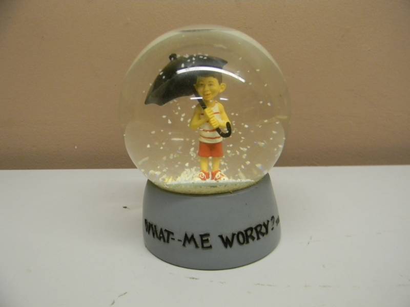 lot 33 image: VINTAGE Mad Magazine Alfred E Neuman Snow Globe - What Me Worry - SEE PICTURES