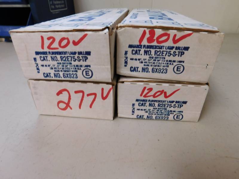 lot 18 image: Advance Ballasts