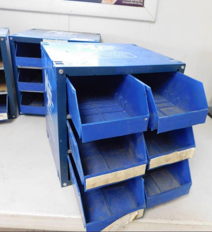lot 19 image: Storage Bins