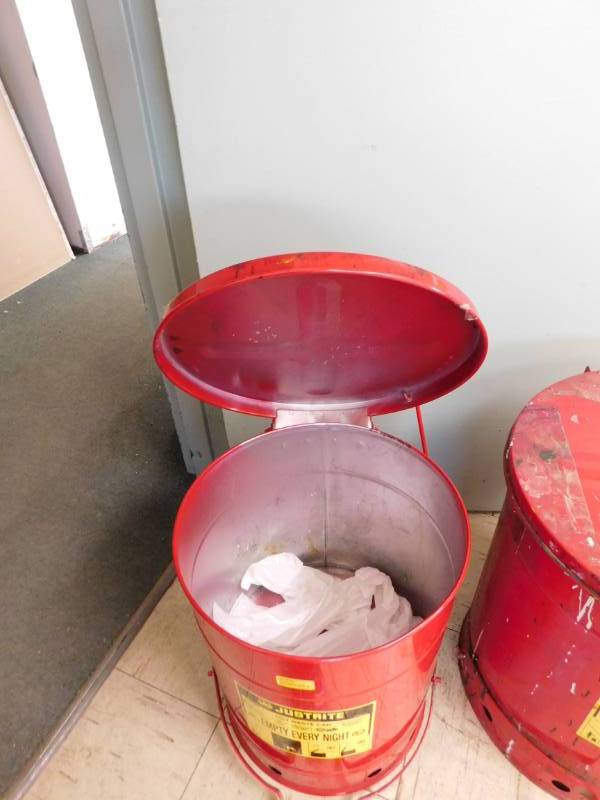 lot 30 image: Just Rite Waste Cans