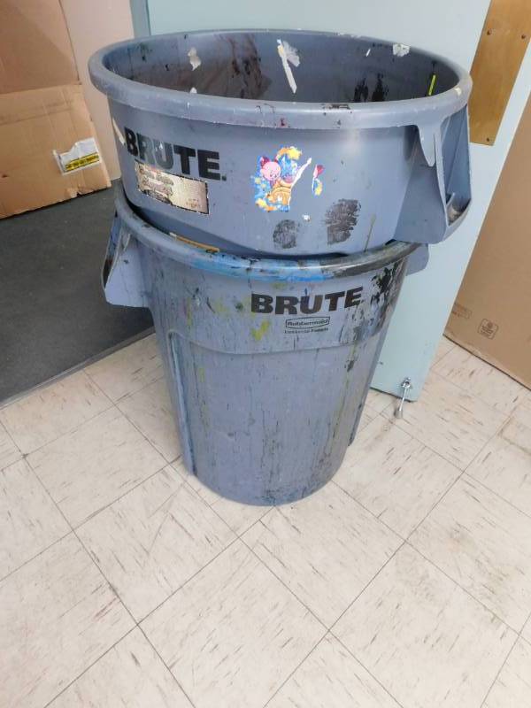 lot 35 image: 44 Gallon Garbage Cans