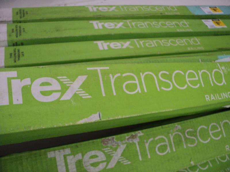 lot 51 image: 6 - 8ft Universal Trex Transcend To...