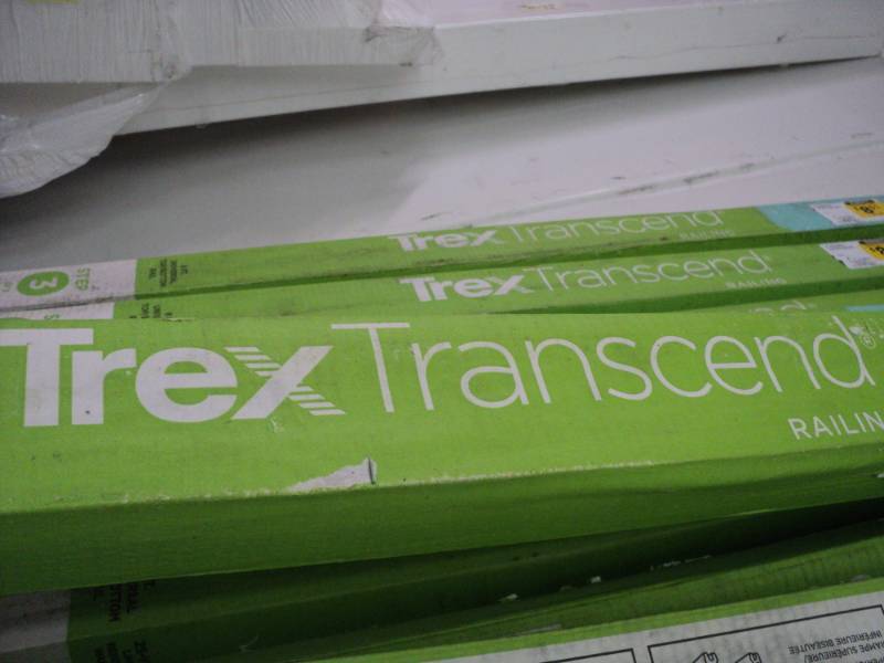 lot 52 image: 6 - 8ft Universal Trex Transcend To...