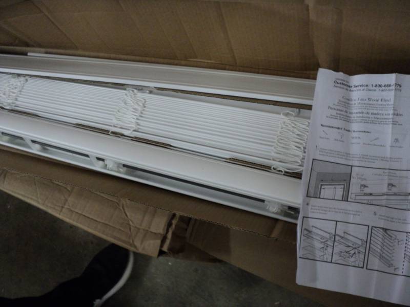 lot 64 image: Custom Cut Blinds  2 Cordless Fau...