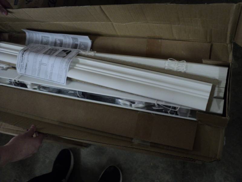 lot 66 image: Custom Cut Blinds  Niew Window Fas...