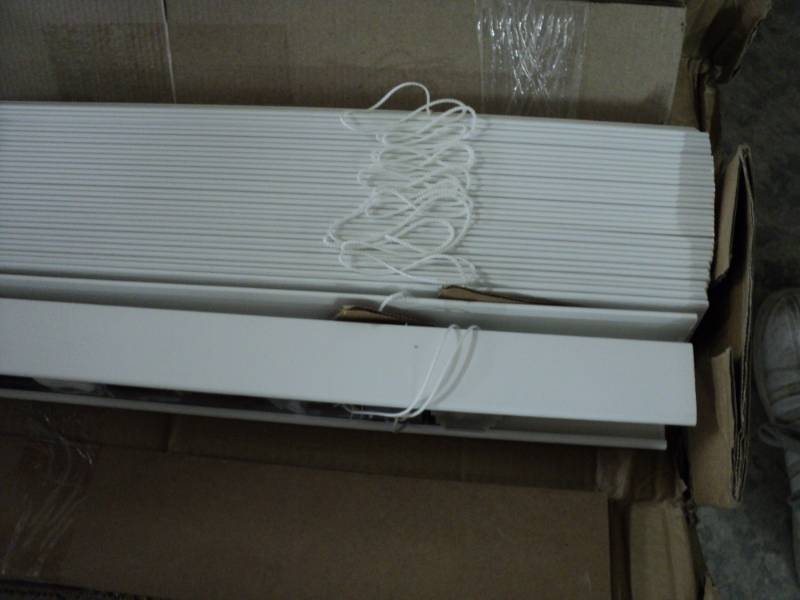 lot 69 image: Custom Cut Blinds  WHite 2.5 Cord...