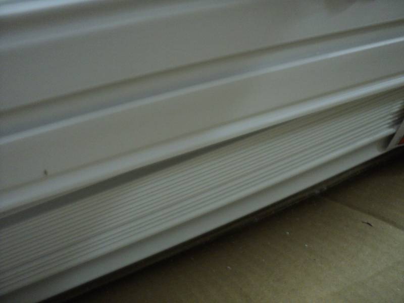 lot 71 image: Custom Cut Blinds  WHite 2.0 Cord...