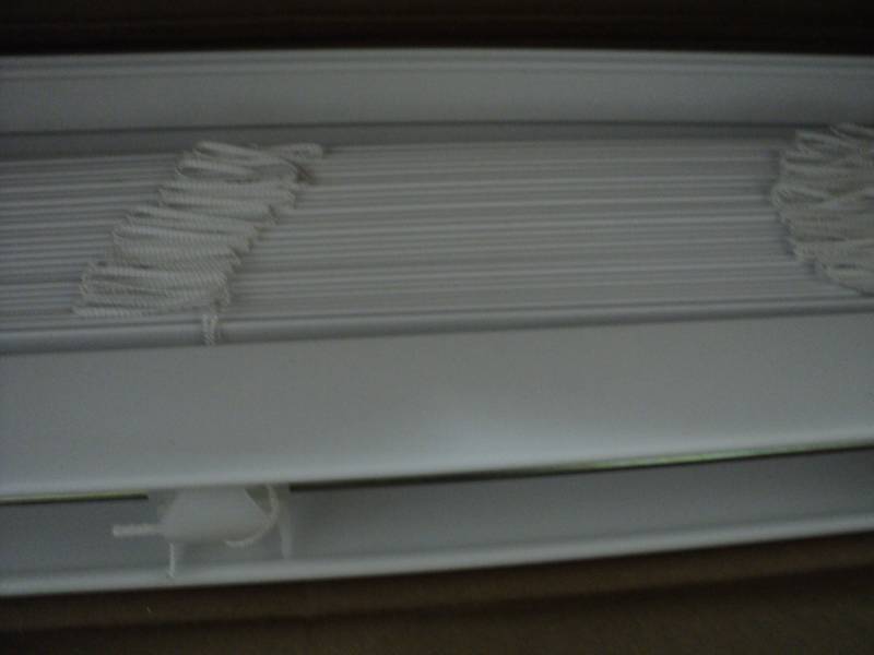 lot 72 image: Custom Cut Blinds  WHite 2.0 Cord...
