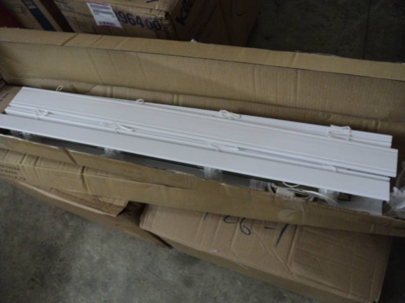 lot 79 image: Custom Cut Blinds  WHite 2.0 Cord...