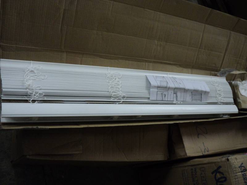 lot 84 image: Custom Cut Blinds  WHite 2.0 Cordl...