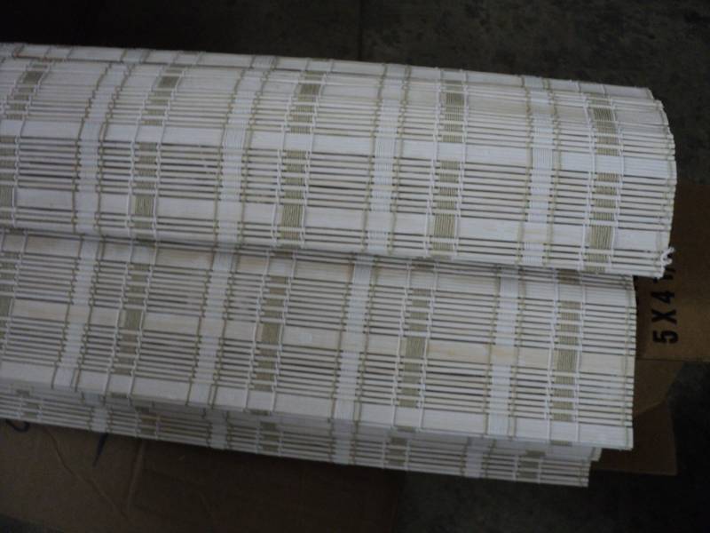 lot 85 image: Natural Roman SHADE  44 x 72 Ha...