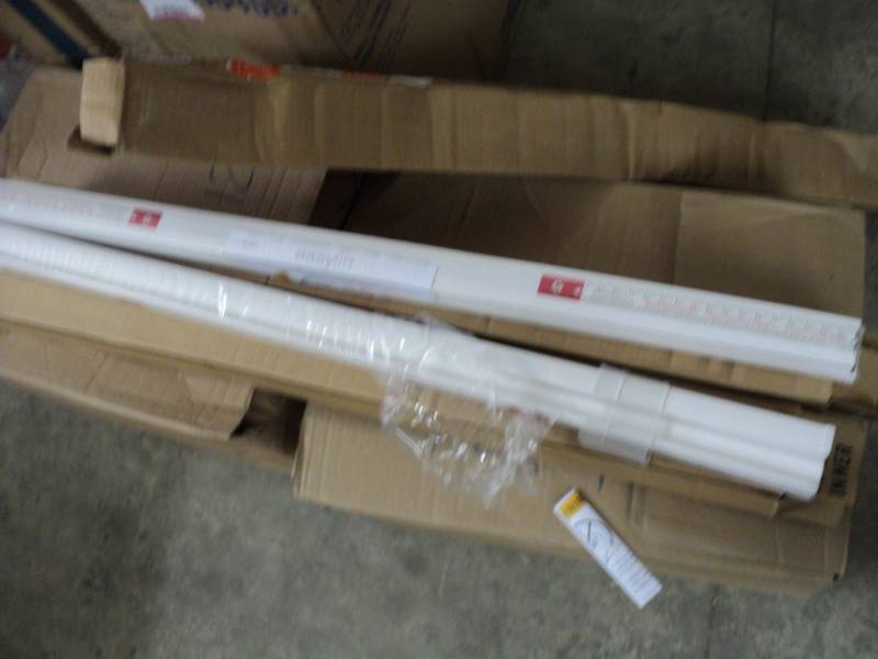 lot 96 image: Easy Lift RediSHADE set of 2...