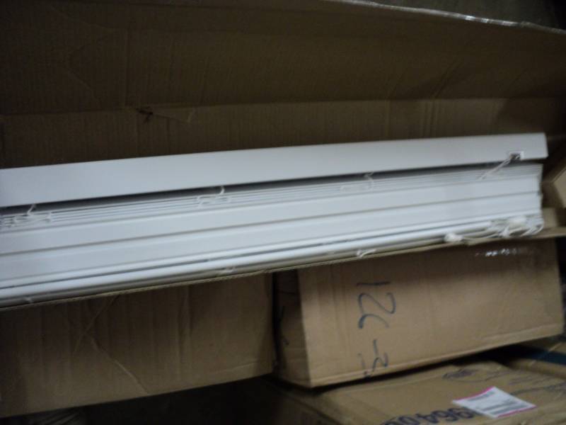 lot 101 image: Custom Cut Blinds  WHite 2.0 Cord...