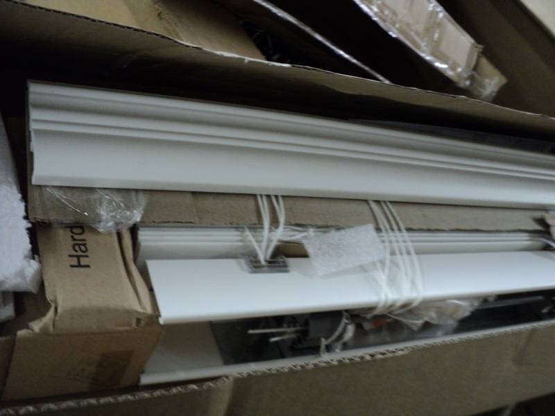 lot 120 image: Custom Cut Blinds  White 2.5  Cor...