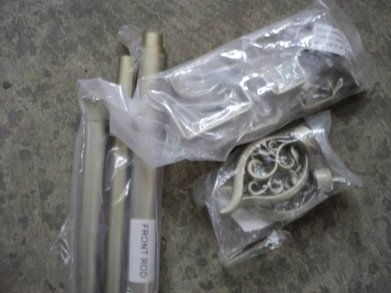 lot 131 image: 1 Double Rod...