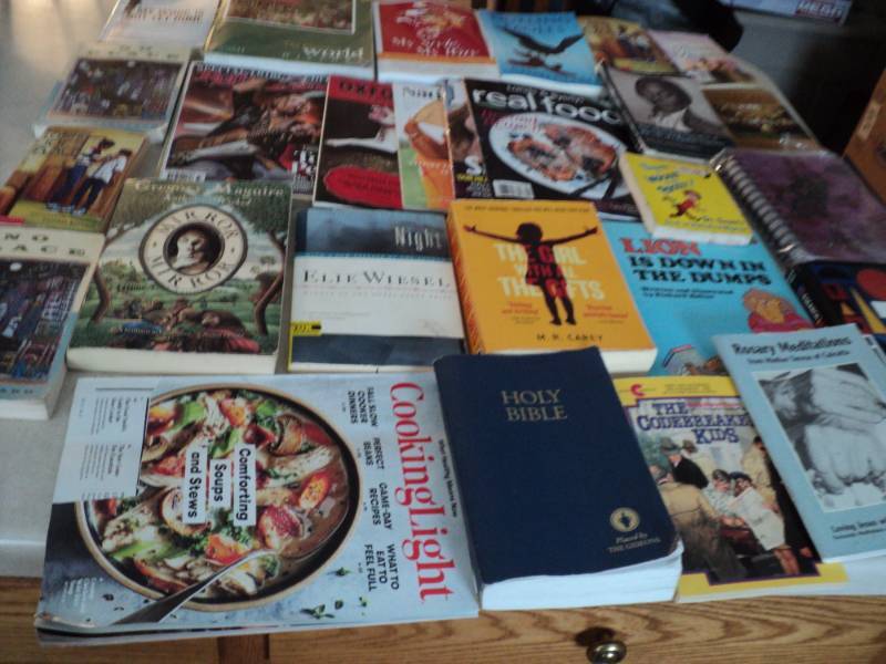 lot 174 image: 2 bags of books and magazines...