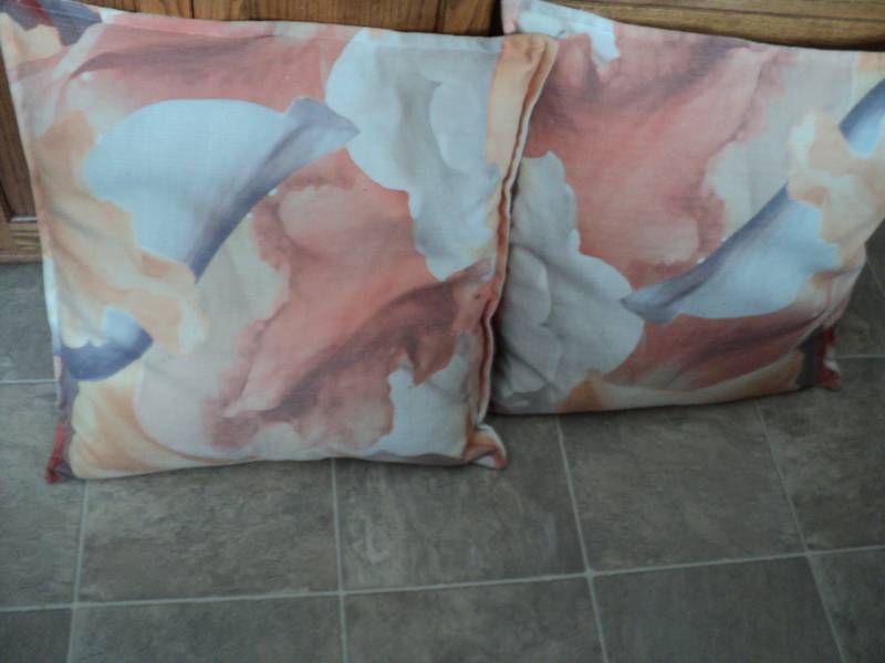 lot 175 image: 2 - 23 Square Pillows...