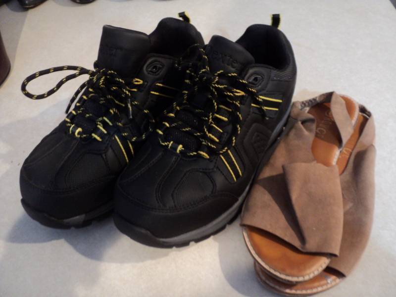 lot 187 image: Black Dexter size 6 12 and Brown ...