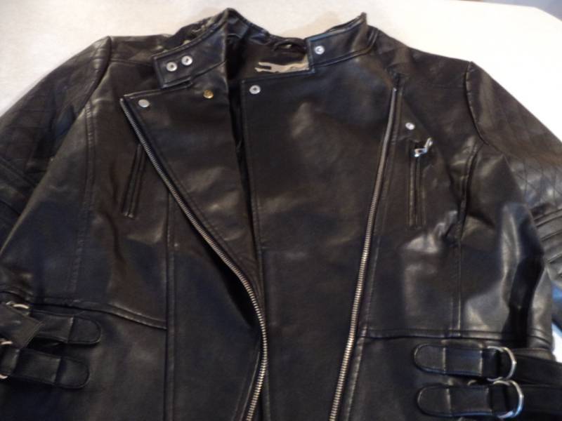 lot 193 image: Motorcycle Jacket looks like size M...
