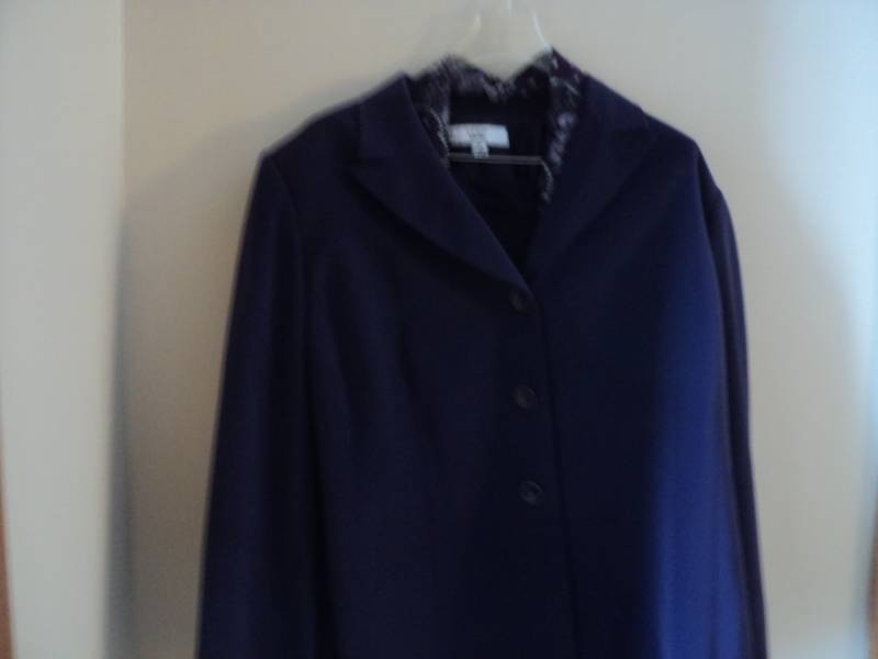 lot 204 image: Purple Le Suit New Jacket and Pant ...