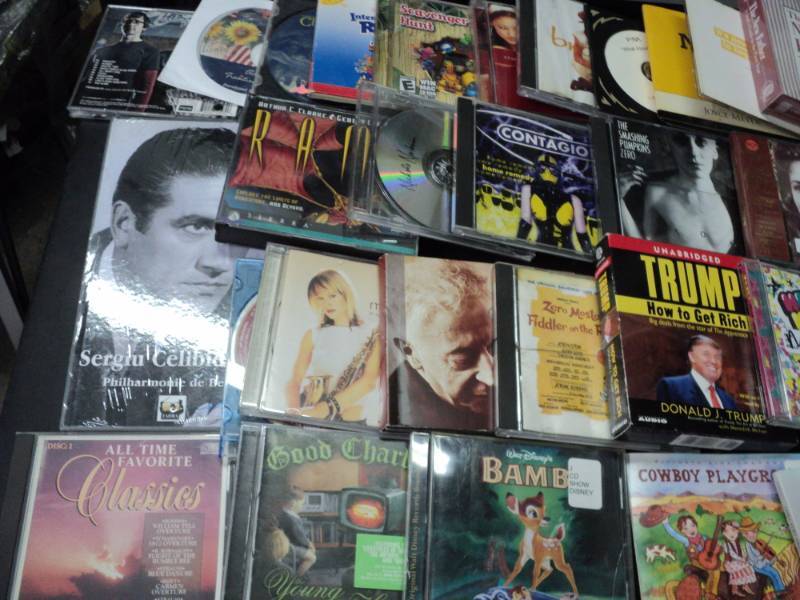 lot 241 image: Lot of 120 CDs see all pictures....