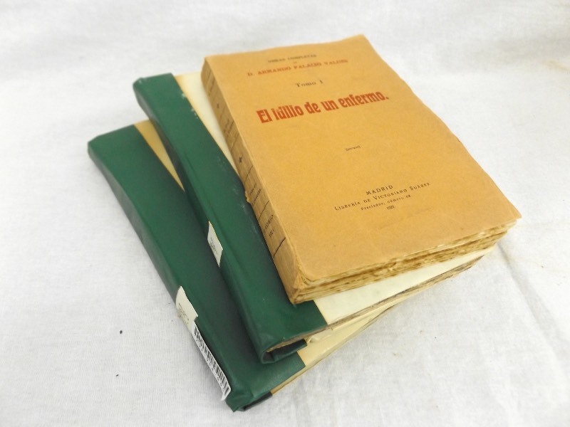 Lot of Antique 1907 First Edition Etc. Spanish Books
