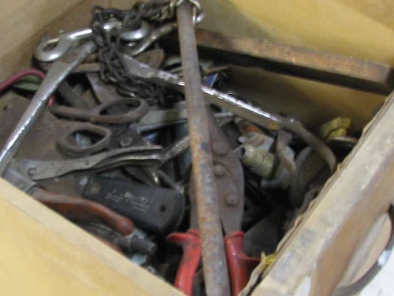 lot 4 image: Tools